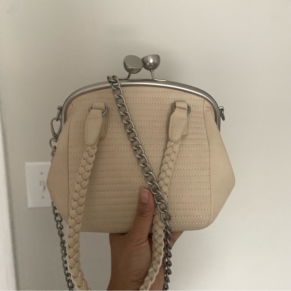 Chillx by Lemiel ivory shoulder/crossbody small bag - Picture 3 of 8